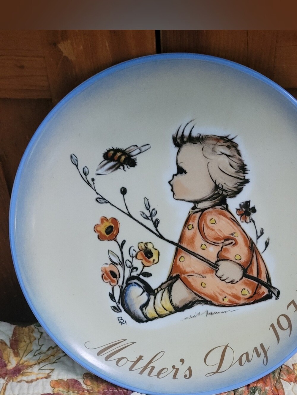 Vintage 1974 Schmid Sister Berta Hummel Mother's Day Plate "The Bumblebee"